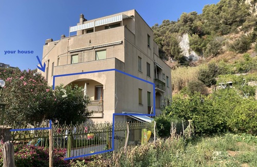 Varigotti Apartment | Bay of Saracens - renovated apartment surrounded by greenery