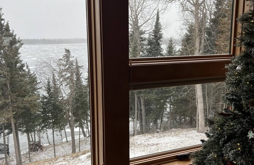 Nevis House | Bay Ridge North Lakeshore Lodge Retreat