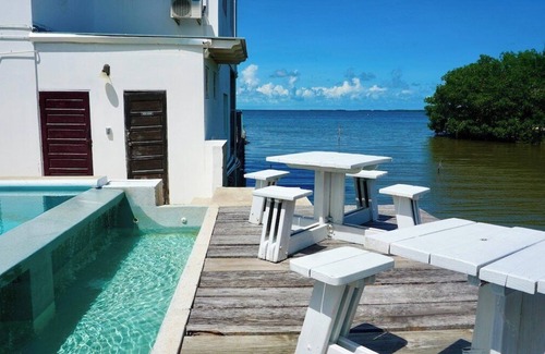 Belize City Apartment | BAY Small Sea View Studio w Pool & Deck, 1st Floor
