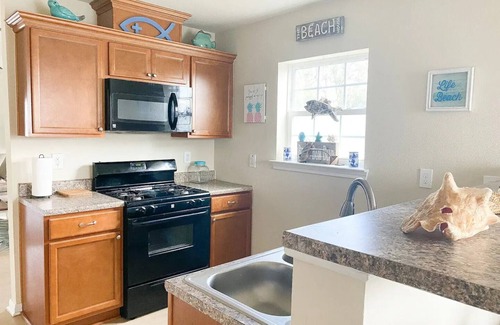 Galveston House | Bay View, Fishing, Watersports, Tropical Yard, Central Location!