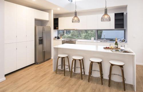 Dunsborough House | Bay View Retreat
