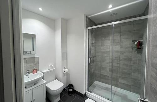 Peterborough Apartment | Bayard Luxe 2 Bedroom Penthouse Duplex