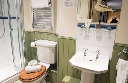 Dartmouth Hotel | Bayards Cove Inn