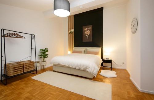 Waldkirchen Apartment | Bayerischer Wald Hideaway, nähe Passau, Garten, Kamin, Galerie,