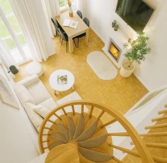 Waldkirchen Apartment | Bayerischer Wald Hideaway, nähe Passau, Garten, Kamin, Galerie,
