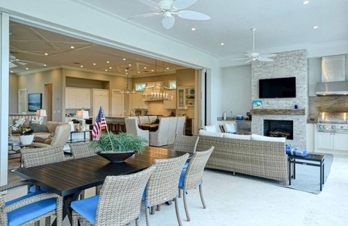 Bonita Springs House | Bayfront Luxury Estate – 5BR, Heated Pool, Spa, Gulf Access & Walk to Beach