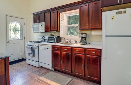 Plymouth House | Bayfront Plymouth Gem w/Sunroom, Steps to Shore!