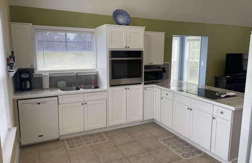 Eastpoint House | BAYFT HOME, HEATED POOL NEAR SGI, C’BELLE & APALACH BOOKING FALL ‘25