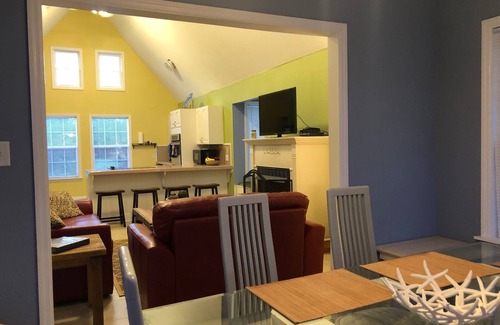 Eastpoint House | BAYFT HOME, HEATED POOL NEAR SGI, C’BELLE & APALACH BOOKING FALL ‘25