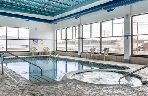 Flat Rock Hotel | Baymont by Wyndham Flat Rock