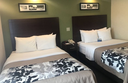 Flat Rock Hotel | Baymont by Wyndham Flat Rock