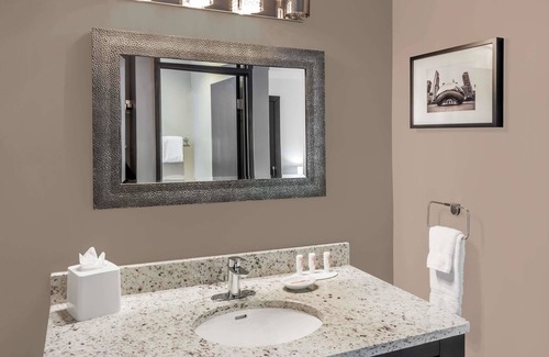 Glenview Hotel | Baymont by Wyndham Glenview