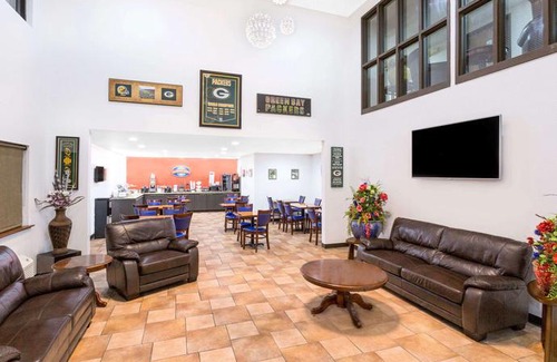 Ashwaubenon Hotel | Baymont by Wyndham Green Bay