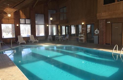 Harvard Hotel | Baymont by Wyndham Harvard