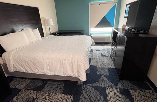 Iowa Hotel | Baymont by Wyndham Iowa Lake Charles