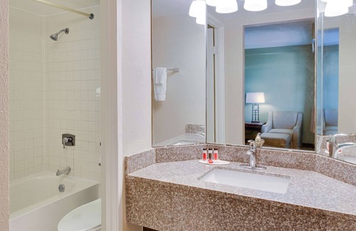 Doctors Inlet Hotel | Baymont by Wyndham Jacksonville Orange Park