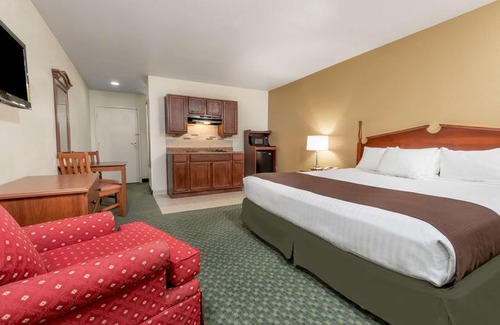 Kokomo Hotel | Baymont by Wyndham Kokomo