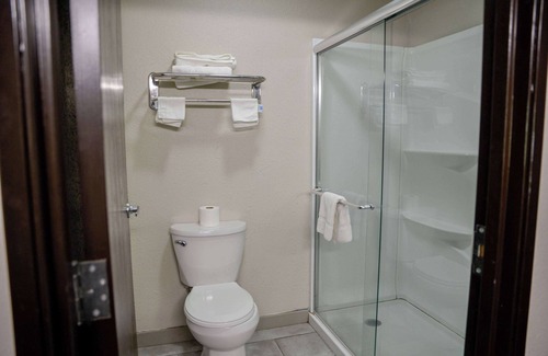 O'Fallon Hotel | Baymont by Wyndham O'Fallon St. Louis Area