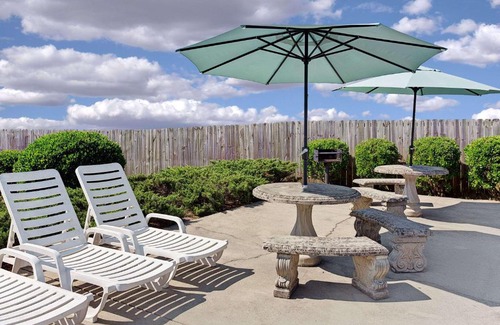 Sanford Hotel | Baymont by Wyndham Sanford