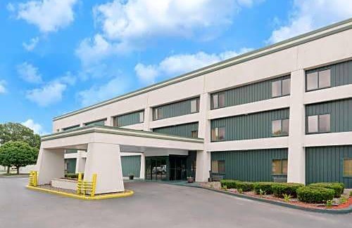 Onalaska Hotel | Baymont by Wyndham La Crosse/Onalaska