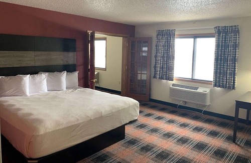Waupun Hotel | Baymont by Wyndham Waupun