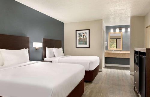 Wilmington Hotel | Baymont by Wyndham Wilmington Wilmington