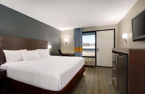 Wilmington Hotel | Baymont by Wyndham Wilmington Wilmington