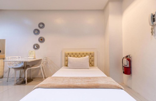 Baclaran Hotel | Baymont Suites & Residences