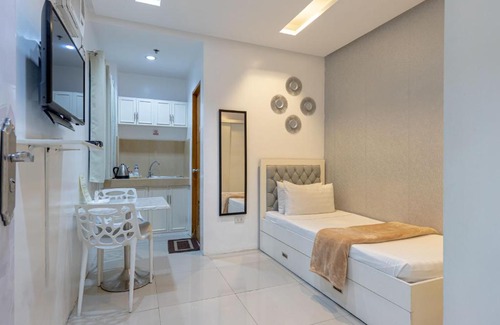 Baclaran Hotel | Baymont Suites & Residences