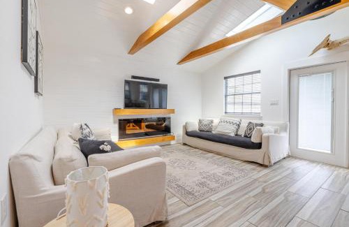 Holiday Beach House | Bayview Cottage - Sun deck, pool, and more!