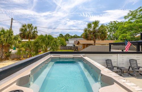 Holiday Beach House | Bayview Cottage - Sun deck, pool, and more!