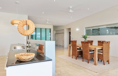 Bayview House | Bayview Paradise with Private Pool-Marina Deck