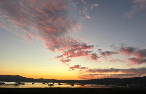 Knysna Apartment | BayView Sunset Villa on Thessen!