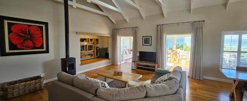 Knysna Apartment | BayView Sunset Villa on Thessen!