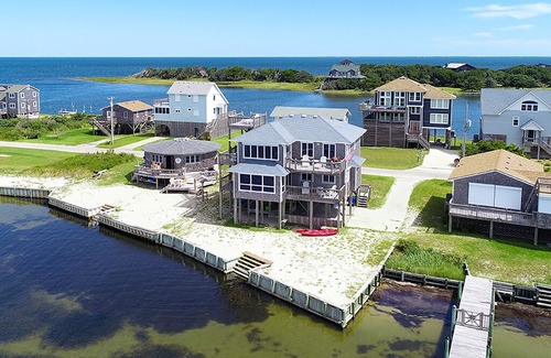 Brigands' Bay House | Baywatch - Fresh 3 Bedroom SoundFront Home in Frisco