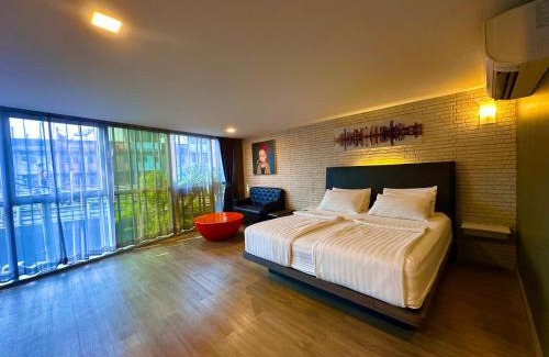 Suan Luang Hotel | BB Glass House