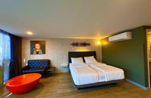 Suan Luang Hotel | BB Glass House