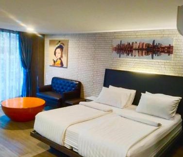 Suan Luang Hotel | BB Glass House