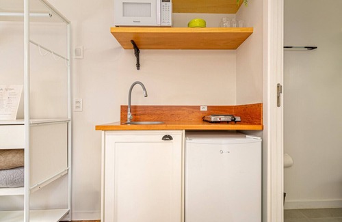 Lagoa da Conceicao Apartment | BBQ-Balcony-Netflix-Full Kitchen-Pool-A/C
