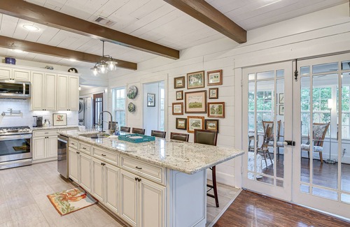 Dickinson House | BBQ-Ready Yard, Fire Pit: Peaceful Home