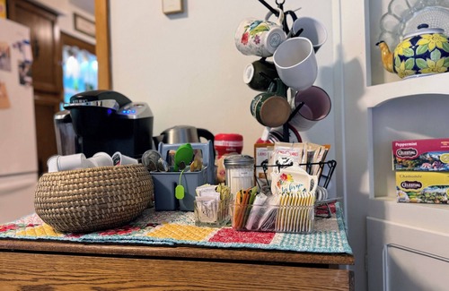 Cassopolis House | BBQ, WIFI, full kitchen, smartTV, firepit, Queen