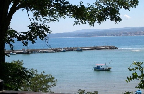 Byala Apartment | BBS52: Apartment, Byala Black Sea Resort: seaview, 2 Bedr., balcon,pool,airc.w/c