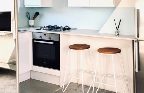 St. Helen's Apartment | Be In spired In London Capital City of DesignnStudio close by BBC Public Space