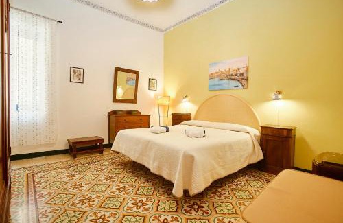 Trapani City Centre Apartment | Be Mediterraneo, in centro sul mare - in the center Beach Front - 80 mq