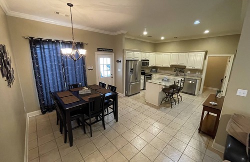 Baton Rouge House | Be Our Guest in the heart of BR