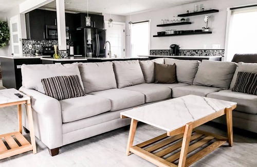 Sugar House House | ⟡ Be-UTAH-ful Home close to Mountains w backyard ⟡