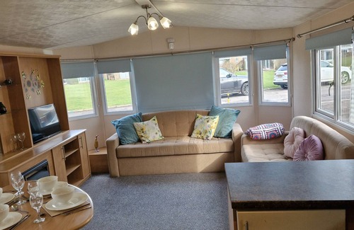 St Margaret's at Cliffe House | Beautiful Caravan Phoenix In St Margaret's Bay. Pet Friendly