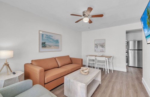 Treasure Island Condo | 🌴Beach Access Across The Street☀Heated Pool🐬Bungalows #4🐶Dogs Welcome!