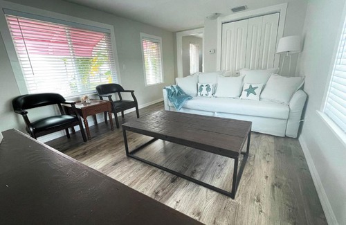 Redington Shores House | Beach Ave Escape - Unit B
