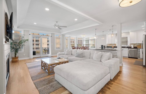 Southend House | Beach Block, Open Floor plan for entertainment, elevator & ocean views